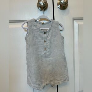 Quincy Mae Gray Jack Romper Sleeveless One Piece 18-24m
